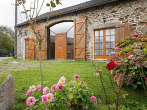 Gîte montagnard avec 3 chambres, jardin clos, terrasse couverte, animaux acceptés, proche Vichy. - FR-1-489-101
